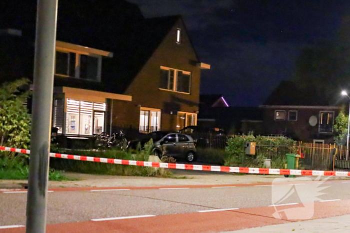 Straat afgesloten na beschieting woning