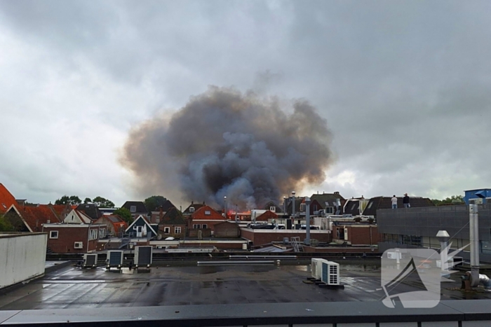 Veel rookontwikkeling bij brand in winkel