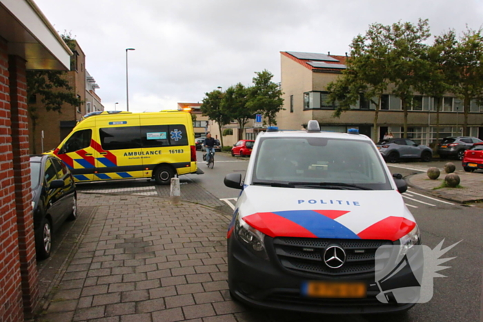 Fietser gewond naar ziekenhuis