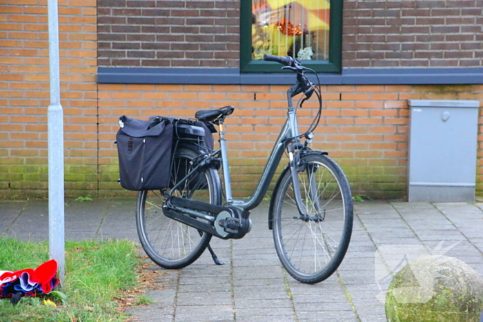 Fietser gewond naar ziekenhuis