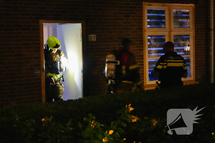 Onderzoek naar brand tegen voordeur woning