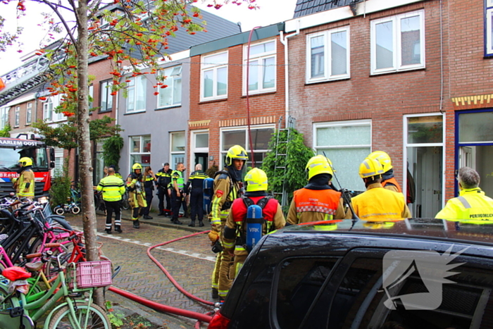 Huis onbewoonbaar na felle woningbrand