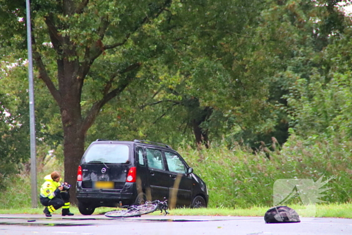 Ernstig verkeersongeval tussen auto en fietser