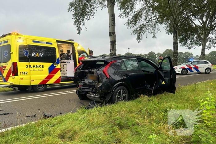 Gewonden en auto zwaar beschadigd bij kettingbotsing