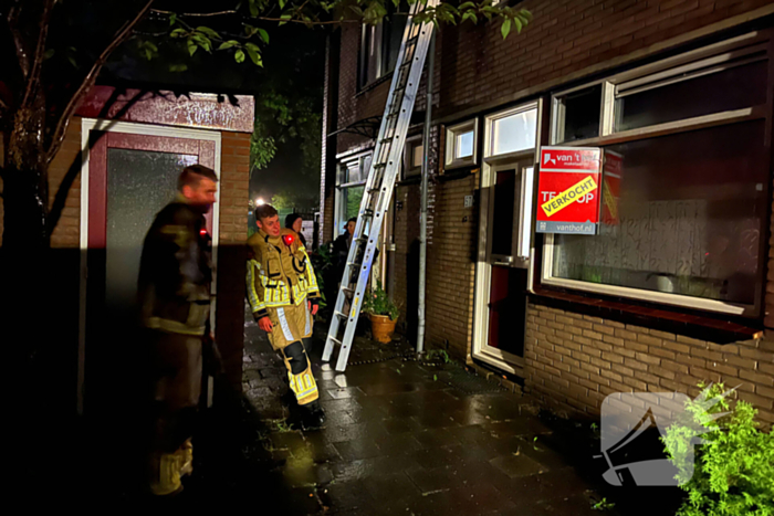 Slaapkamer vol met regenwater