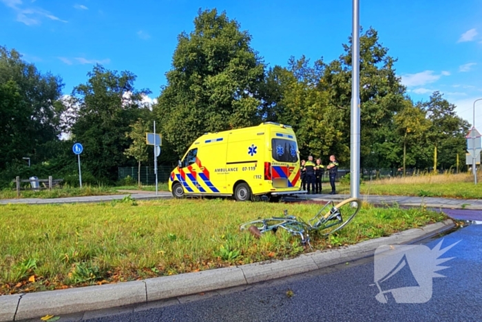 Wederom fietser aangereden op rotonde