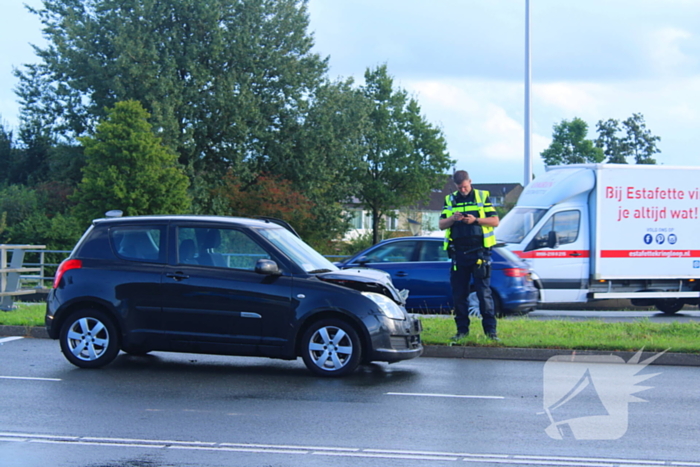 Rijbaan afgesloten na kop-staart botsing