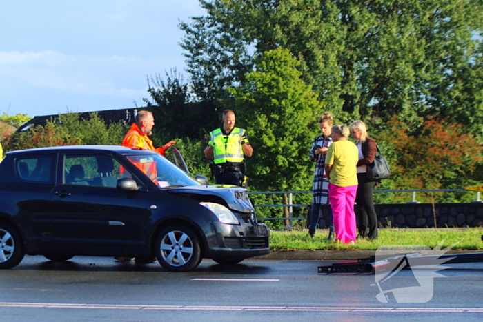 Rijbaan afgesloten na kop-staart botsing