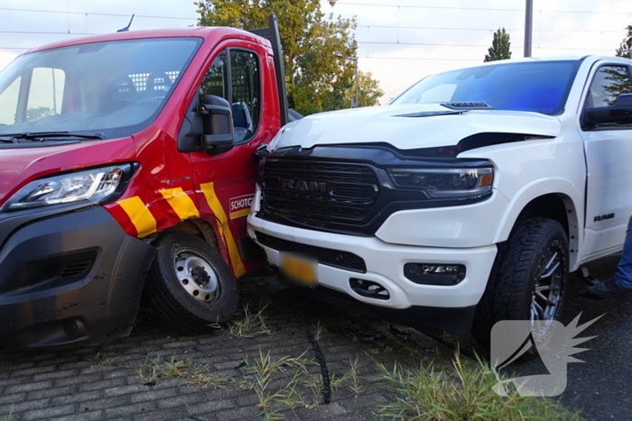 Bestelbus en 4x4 betrokken bij ongeval