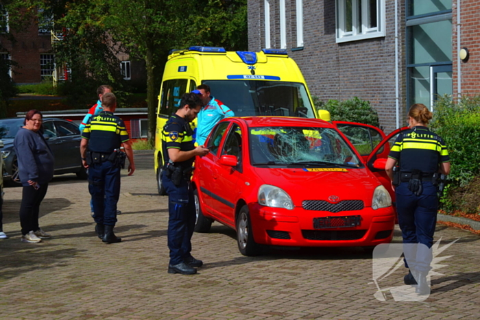 Voorruit gebarsten bij aanrijding met fietser