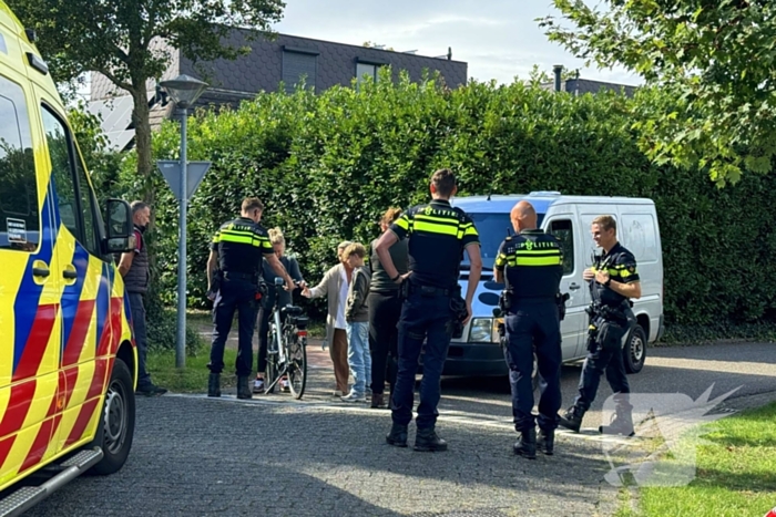 Scholiere en bestelbus met elkaar in botsing