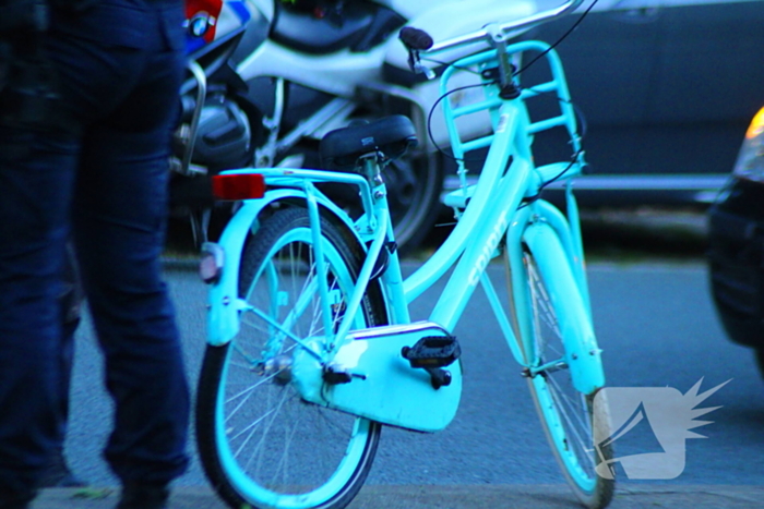 Fietsend kind gewond bij botsing met auto