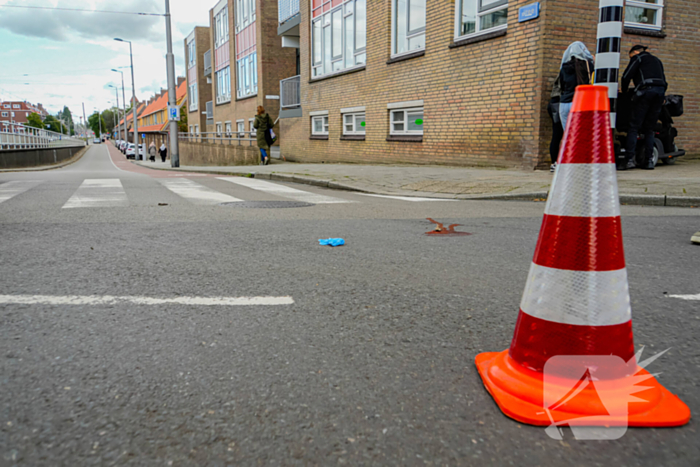 Persoon op fatbike rijdt door na aanrijden scootmobiel