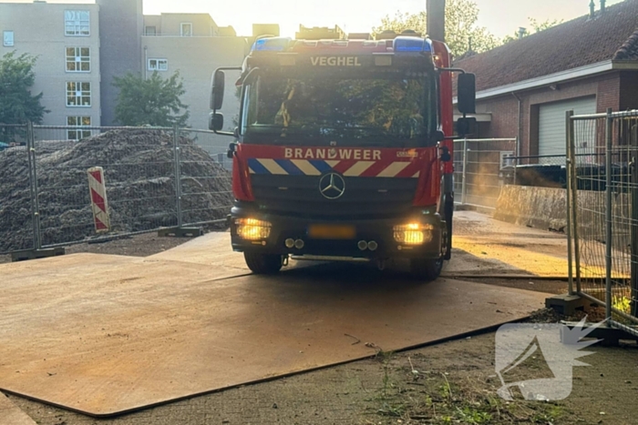 Brandweer bevrijdt fietser die achter gesloten hek stond