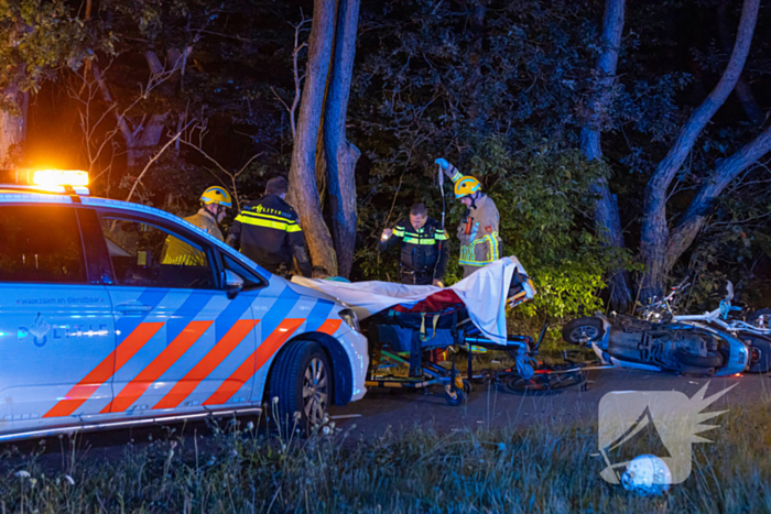 Meerdere gewonden bij botsing tussen scooter en fietsers