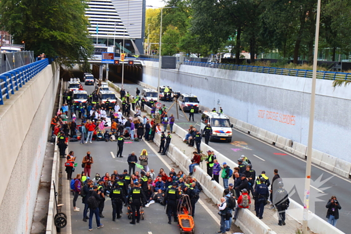 Weinig politie-inzet tijdens XR-blokkade wegens staking