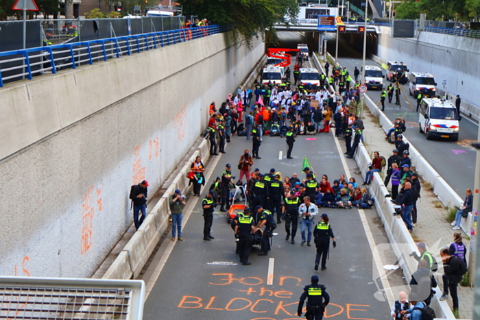 Weinig politie-inzet tijdens XR-blokkade wegens staking