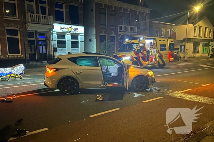 Scooterrijder gewond bij harde botsing met auto