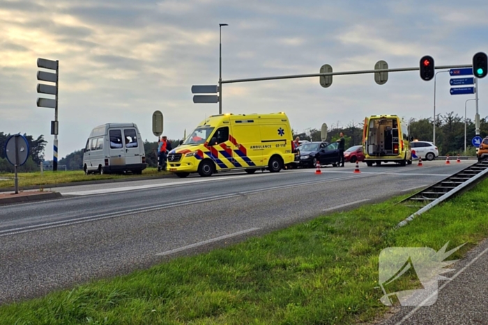 Meerdere gewonden bij botsing tussen twee voertuigen