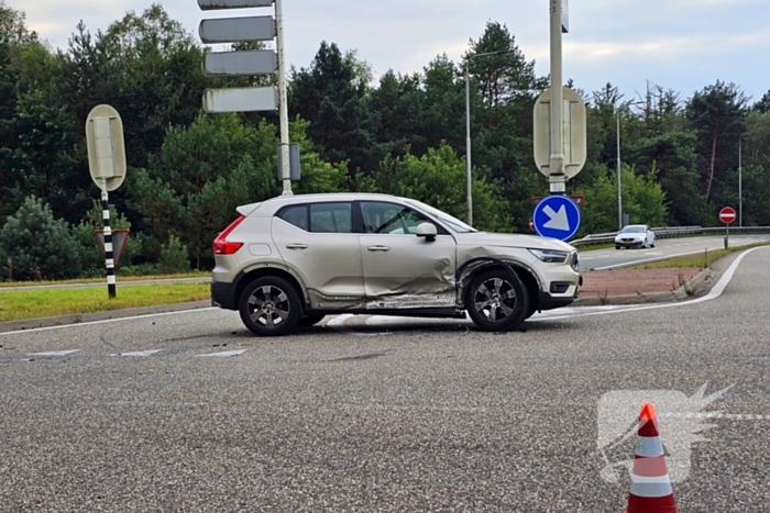 Meerdere gewonden bij botsing tussen twee voertuigen