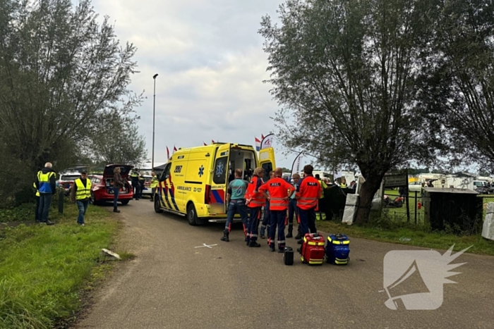 Motor rijdt publiek in, persoon van organisatie overleden