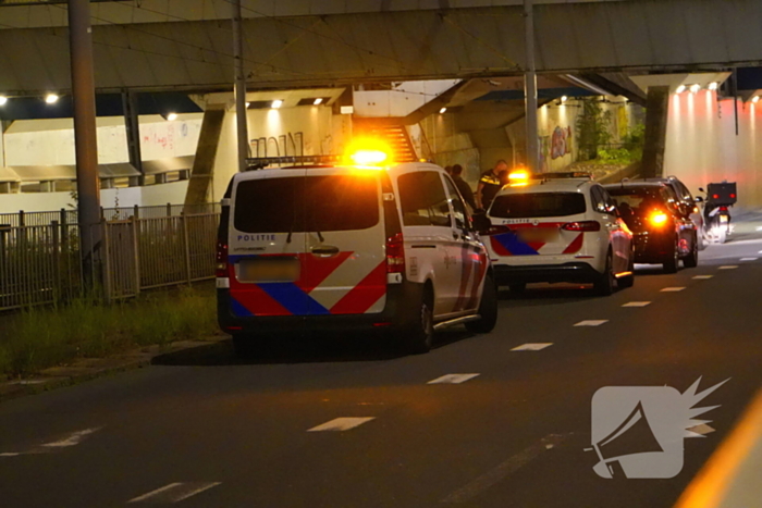 Twee voertuigen botsen achterop elkaar