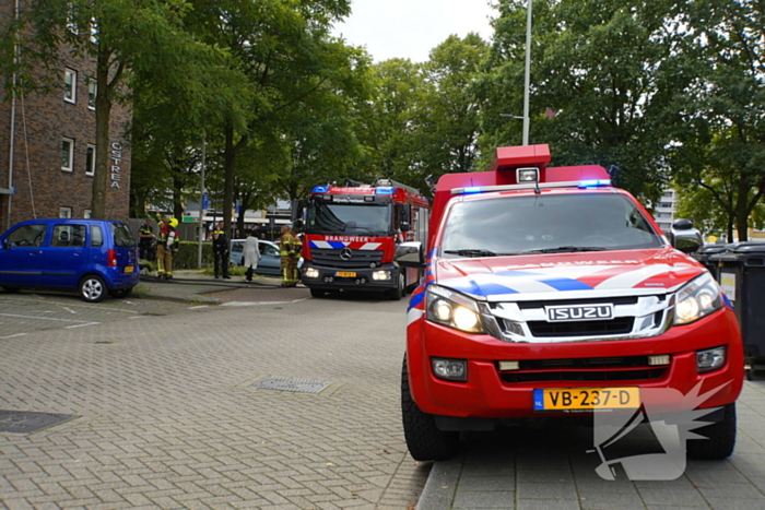 Brandweer zet extra middelen in bij brand in flat