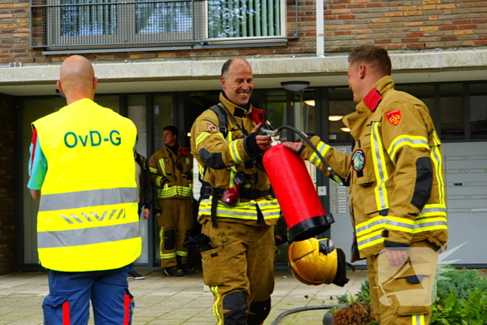 Brandweer zet extra middelen in bij brand in flat