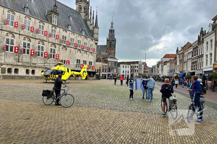 Traumahelikopter landt midden in het centrum