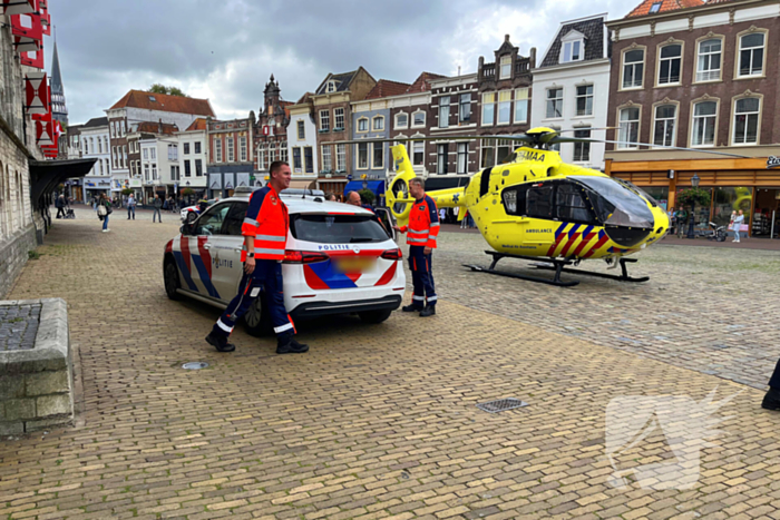 Traumahelikopter landt midden in het centrum