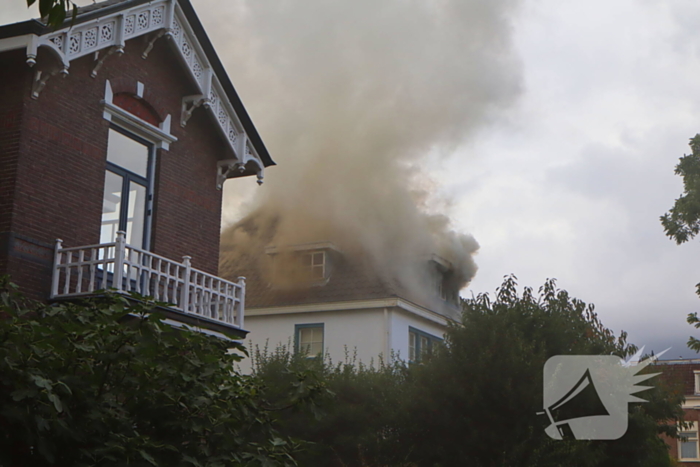 Grote rookontwikkeling bij woningbrand