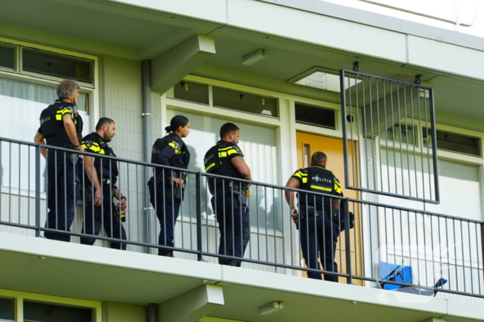 Politie onderzoekt vuurwapenmelding op School