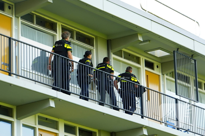 Politie onderzoekt vuurwapenmelding op School