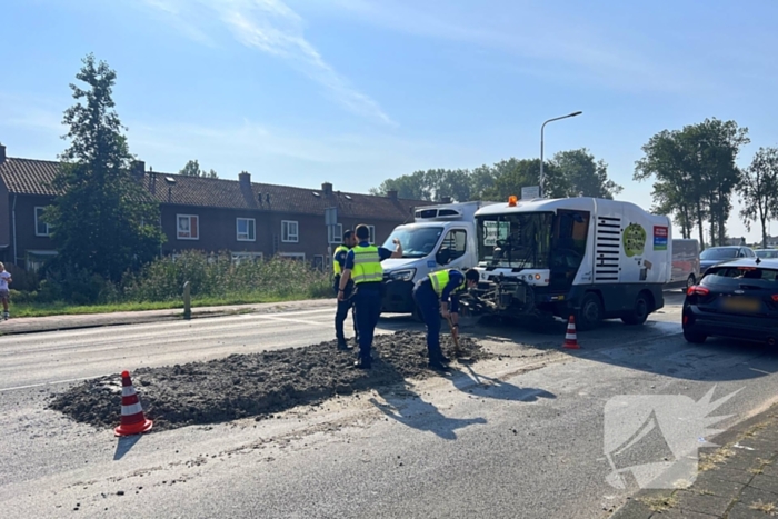 Verloren lading grind zorgt voor verkeersoverlast