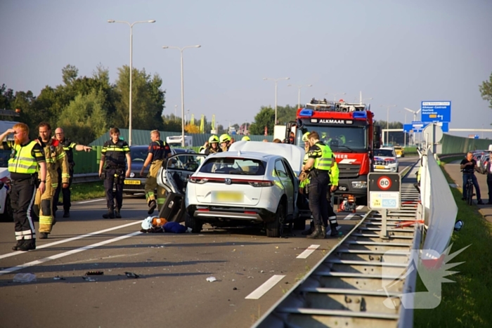 Drie zwaargewonden bij frontale botsing