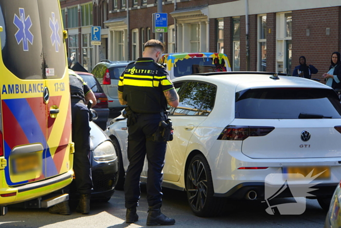 Wiel breekt af na ongeval tussen twee personenauto's