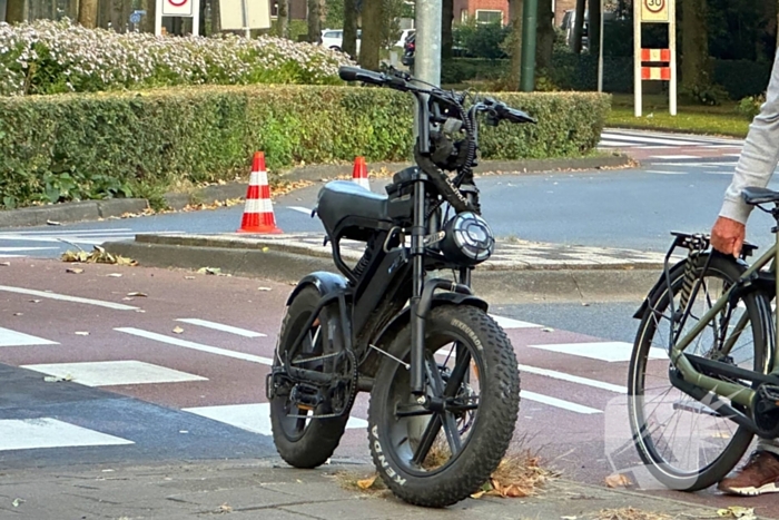 Jongeman op fatbike aangereden door automobilist