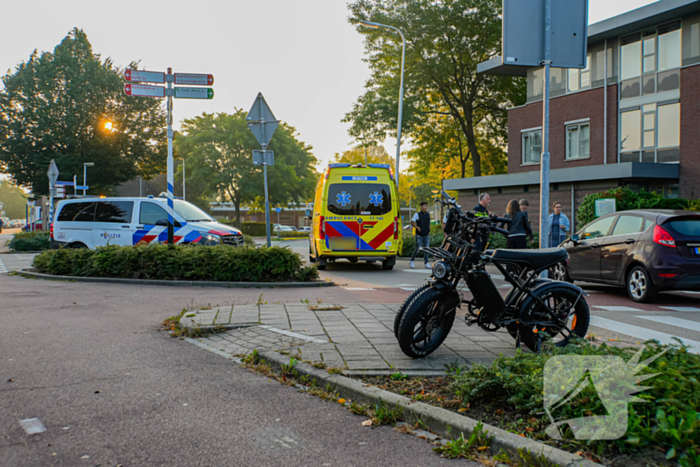 Jongere op fatbike aangereden door personenauto