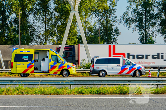 Gewonde na kop-staart aanrijding op snelweg