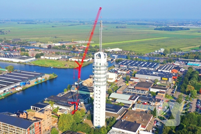 Zendmast verwijdert van Telecomtoren