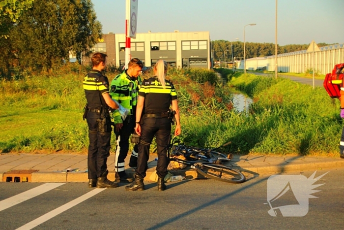 Fietster gewond bij botsing met auto, traumateam opgeroepen