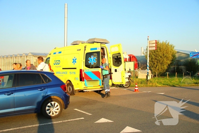 Fietster gewond bij botsing met auto, traumateam opgeroepen