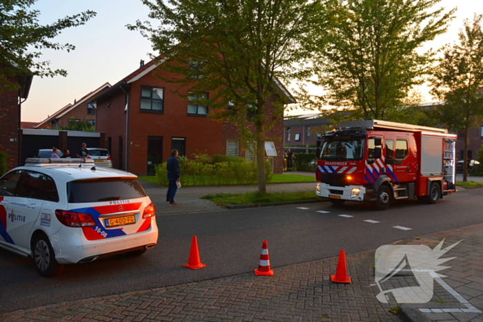 Brandweer ventileert woning na brand