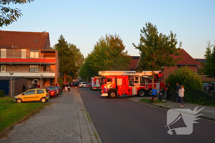 Brandweer ventileert woning na brand