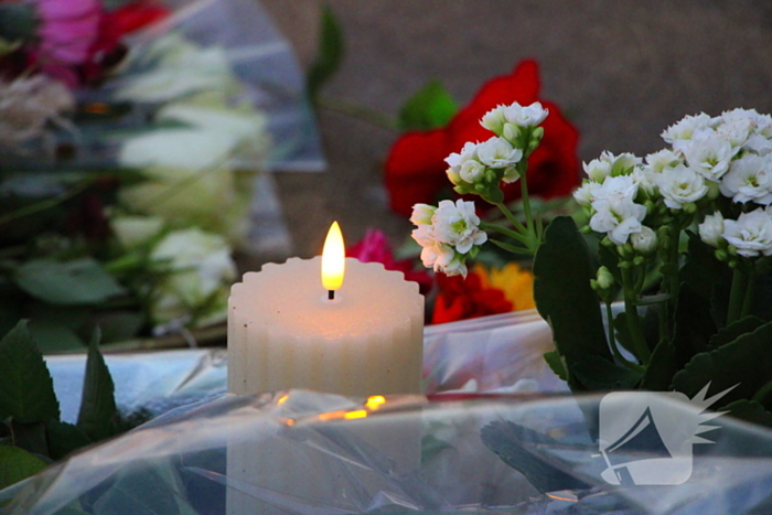 Bloemen bij plek dodelijke steekpartij