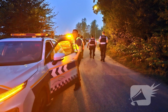 Parachutist belandt in boom, hoogte reddingsteam ingezet