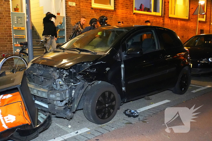 Automobilist rijdt scooterrijder aan