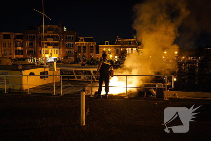 Brand op boot snel gedoofd