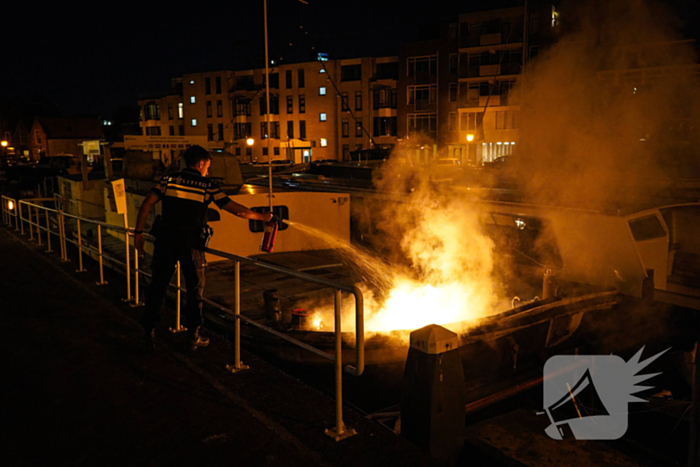 Brand op boot snel gedoofd