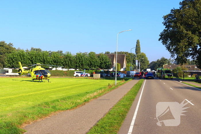 Wielrenner geschept door auto, traumateam ingezet